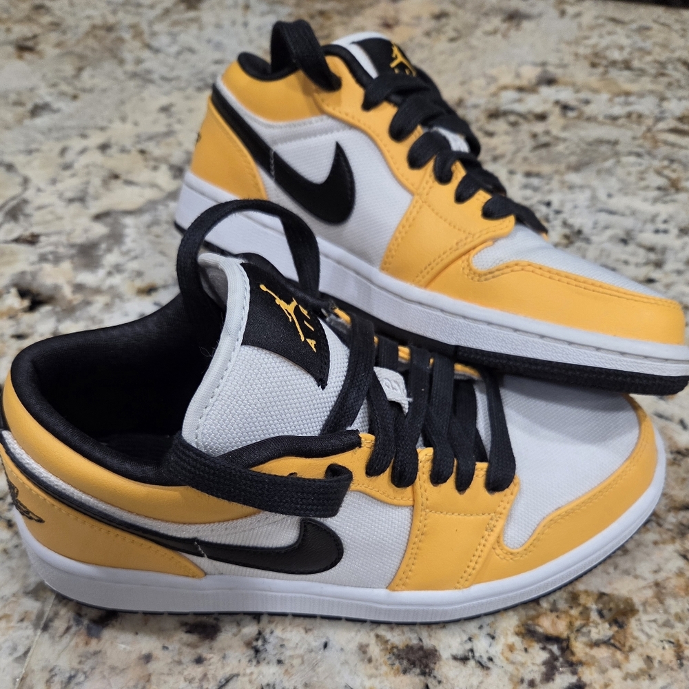 Jordan 1 Low Laser Orange Size 7.5 Womens CZ4776-107